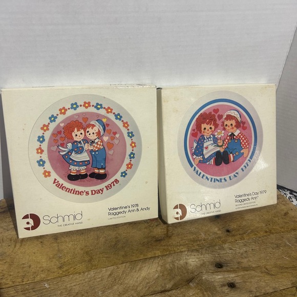 Schmid Raggedy‎ Ann & Andy Valentine's Day Plates 1978 & 1979 Limited Edition - Picture 1 of 9